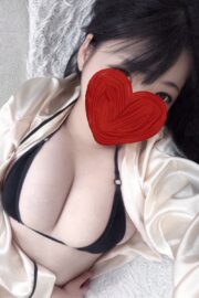 りこ ”上がり立て18歳” 《新人》